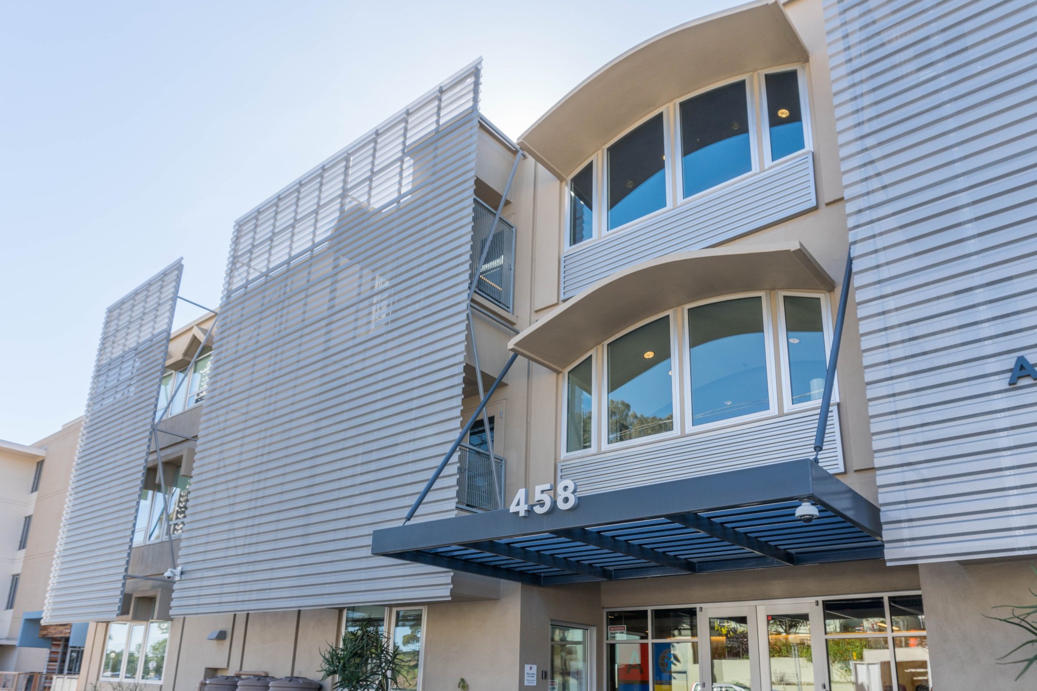 Morin metal cladding — Albert Einstein School, California